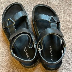 Emmmshu sandals